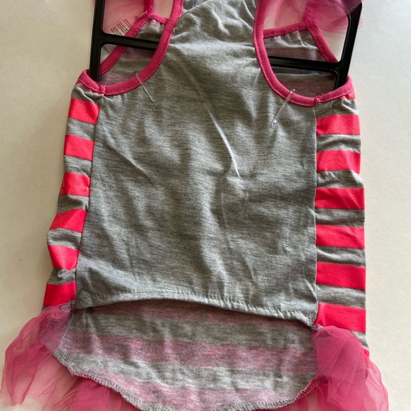 - Doggy’s rock on pink dress w/ruffles L - Picture 2 of 3